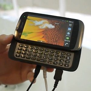 Post thumbnail of スライド式キーボード搭載、米 T-Mobile myTouch シリーズスマートフォンとして「Huawei Ascend G312 QWERTY」追加