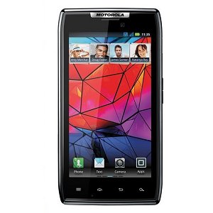 Post thumbnail of KDDI au モトローラ製 4.3インチ厚み 7.1mm薄型ハイスペックスマートフォン「Motorola RAZR IS12M」 2012年3月1日発売