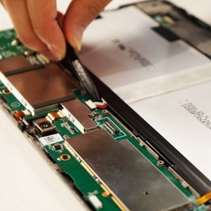 Post thumbnail of ソニー、自社ブログにて「Xperia Tablet S」を分解説明