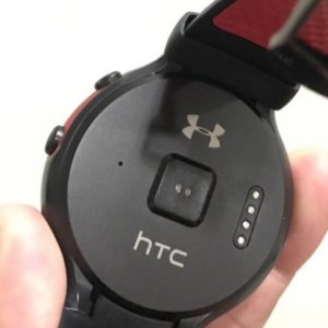 Post thumbnail of HTC、同社初の Android Wear スマートウォッチ「Halfbeak」準備中、円型ディスプレイ採用、開発中製品画像リーク